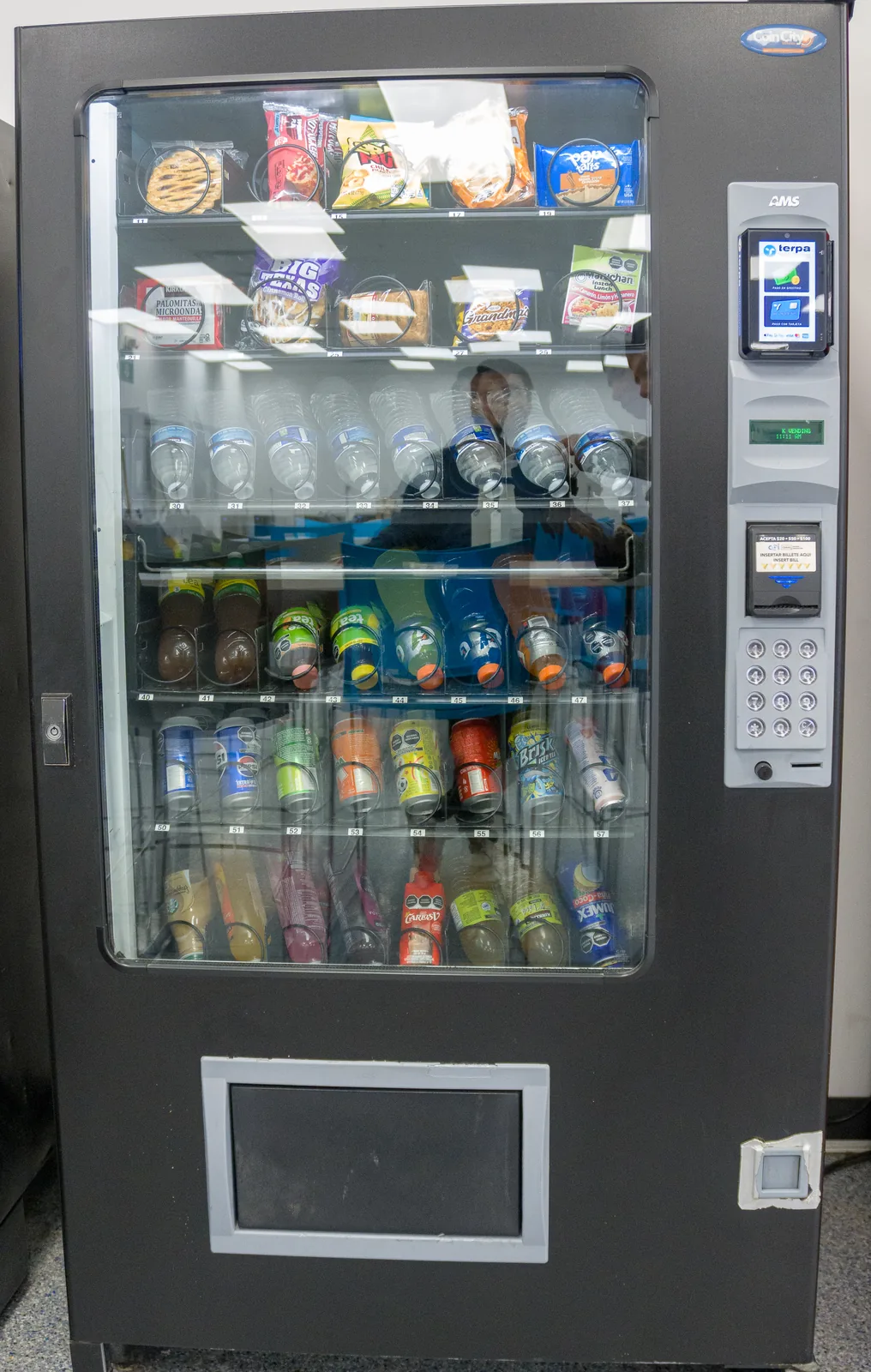 Máquina K-vending adaptada para diferentes espacios